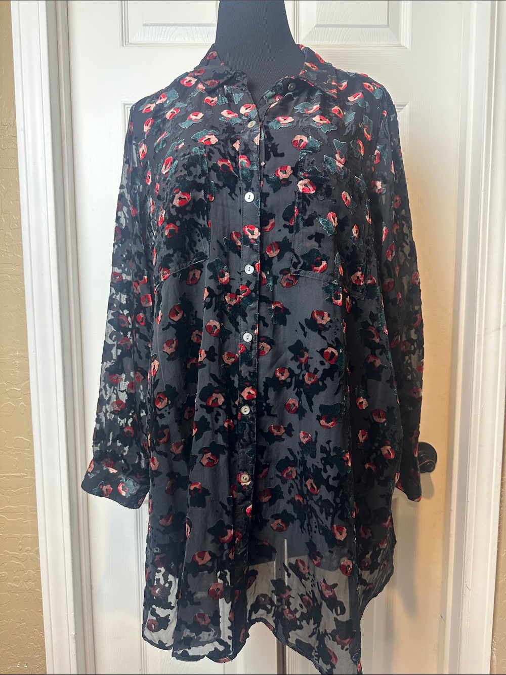 Intro Love the Fit Sheer Black Blouse/Red Floral Burnout Velvet Plus Sz 2X NWT